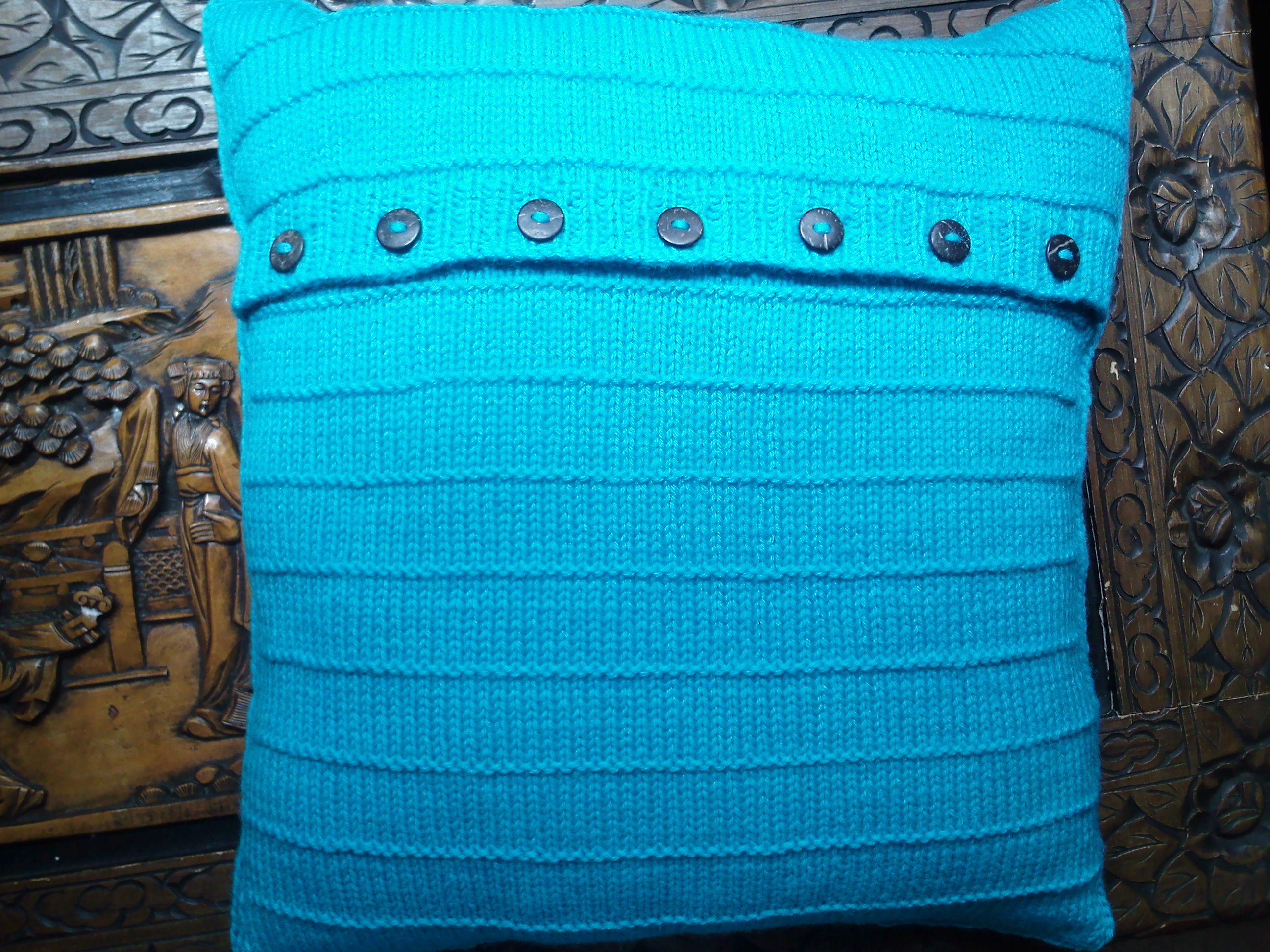 No 3 aqua cushion - Image 2